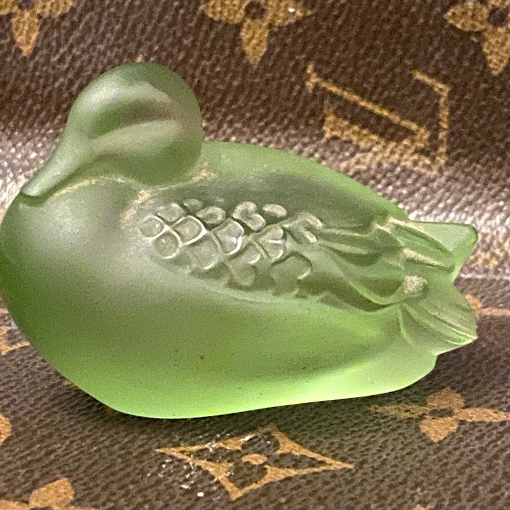 La Lique glass resting duck